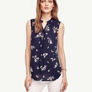 Ann Taylor Sleeveless Navy Print Blouse size L